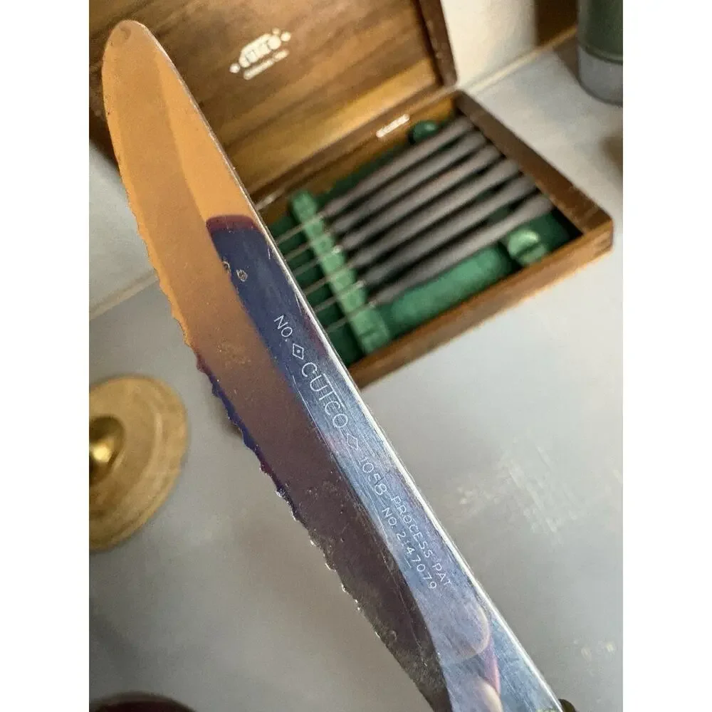 Vintage Set of 7 CUTCO 1058 Serrated Steak Knives In Wooden Box Bakelite Swirl